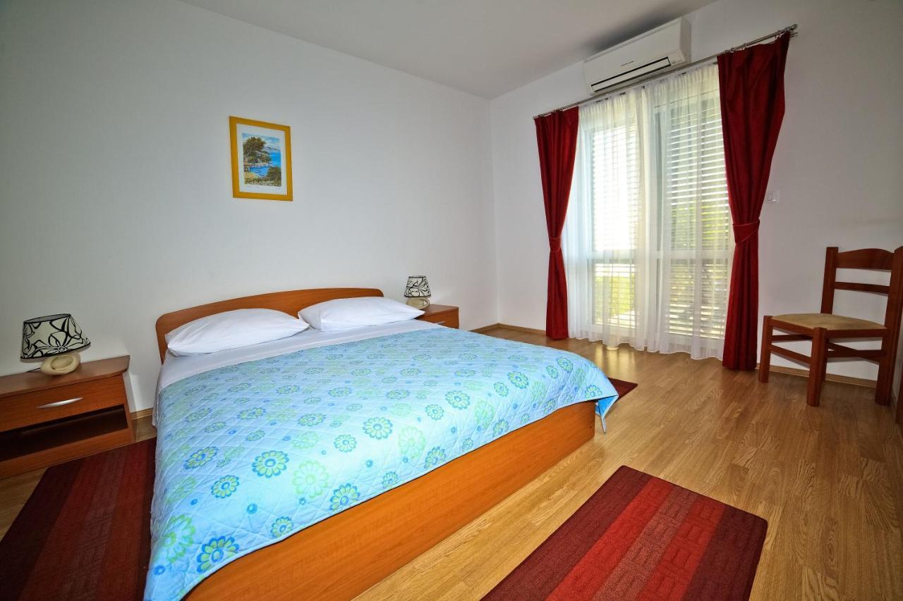 Apartments Bozikovic Podstrana Pokoj fotografie