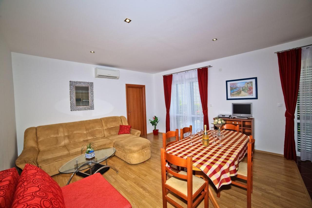 Apartments Bozikovic Podstrana Pokoj fotografie