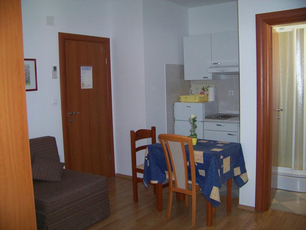 Apartments Bozikovic Podstrana Pokoj fotografie