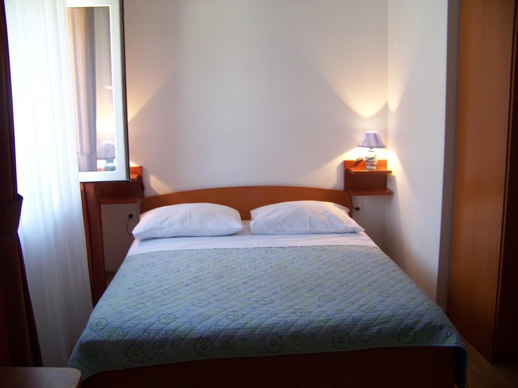 Apartments Bozikovic Podstrana Pokoj fotografie