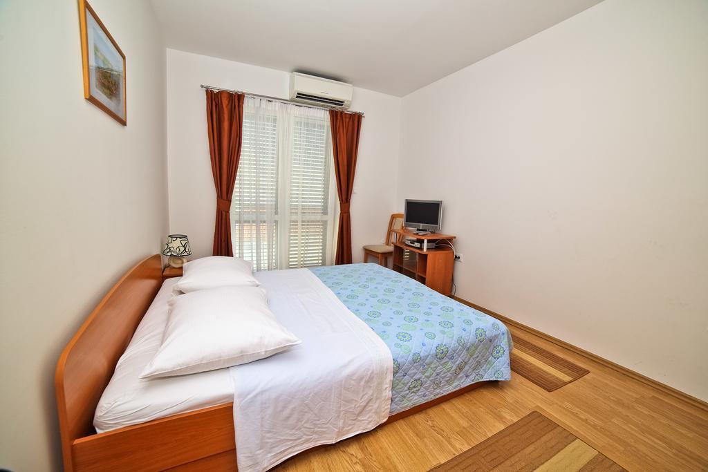 Apartments Bozikovic Podstrana Pokoj fotografie