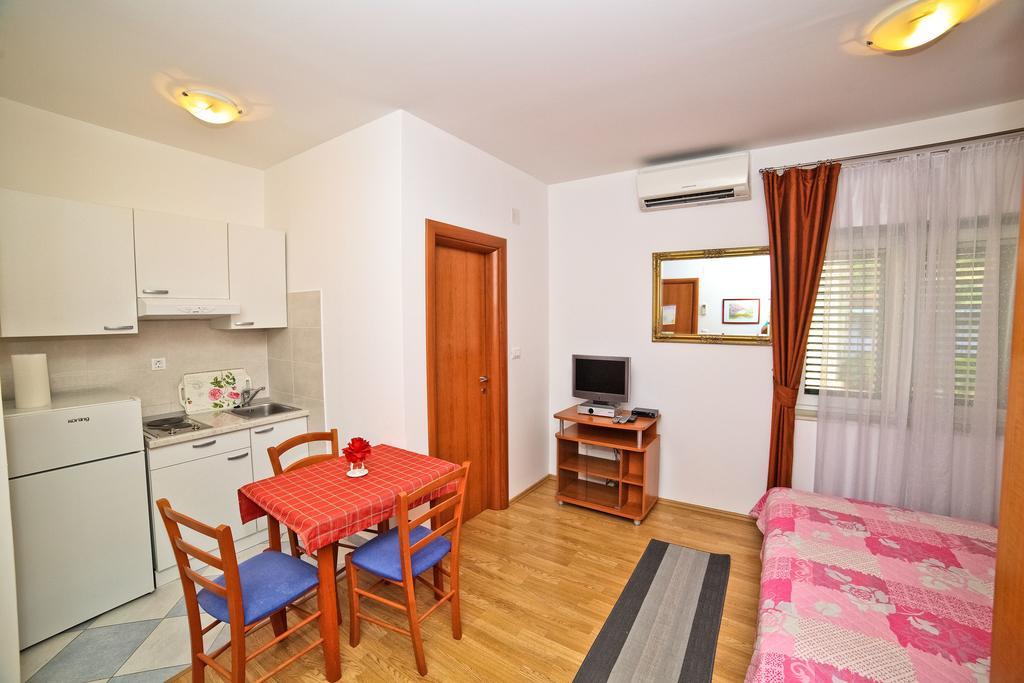 Apartments Bozikovic Podstrana Pokoj fotografie